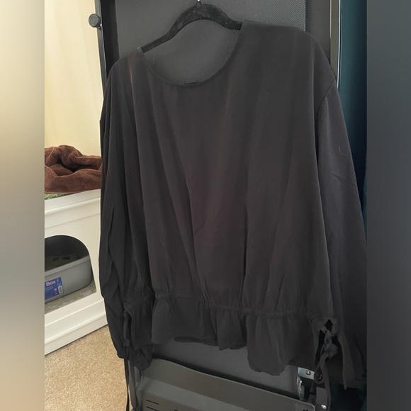 Eloquii black side detail blouse - Picture 3 of 5